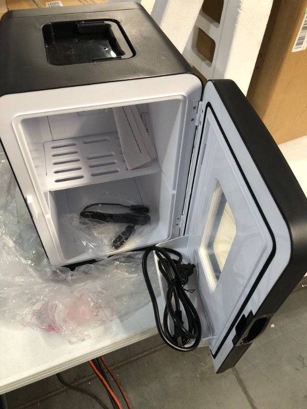 Photo 3 of 15 Liter Mini Fridge for Bedroom, Thermoelectric Cooler - UNABLE TO TEST - SEEMS NEW