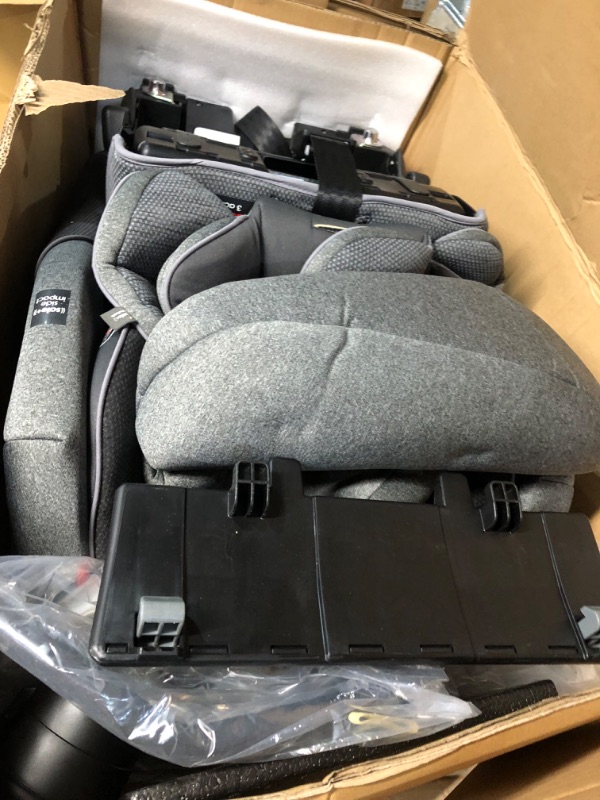 Photo 5 of *BRAND NEW* Diono Radian 3QXT 4-in-1 Rear and Forward Facing Convertible Car Seat Jet Black
