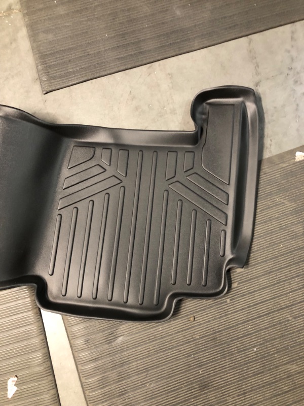 Photo 3 of **USED/ MIDDLE PIECE ONLY*** INCOMPLETE** Floor Mat Black for 2008-2013 Toyota Highlander Non Hybrid