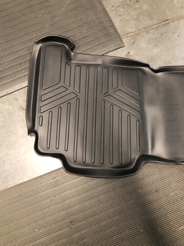 Photo 4 of **USED/ MIDDLE PIECE ONLY*** INCOMPLETE** Floor Mat Black for 2008-2013 Toyota Highlander Non Hybrid