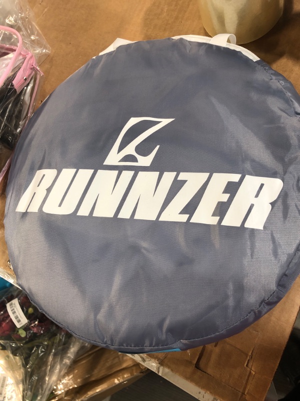 Photo 2 of L RUNNZER POP UP TENT 