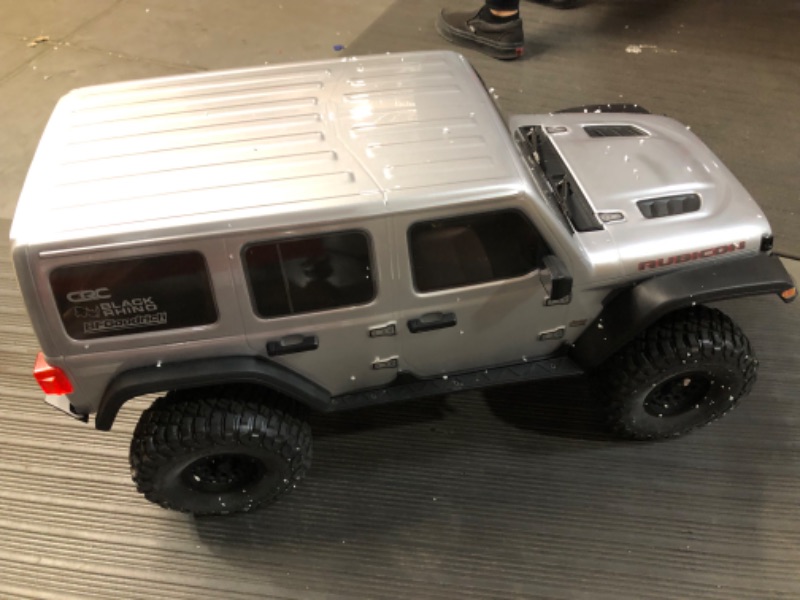 Photo 5 of Axial 1/6 SCX6 Jeep JLU Wrangler 4WD Rock Crawler RTR: Silver AXI05000T2