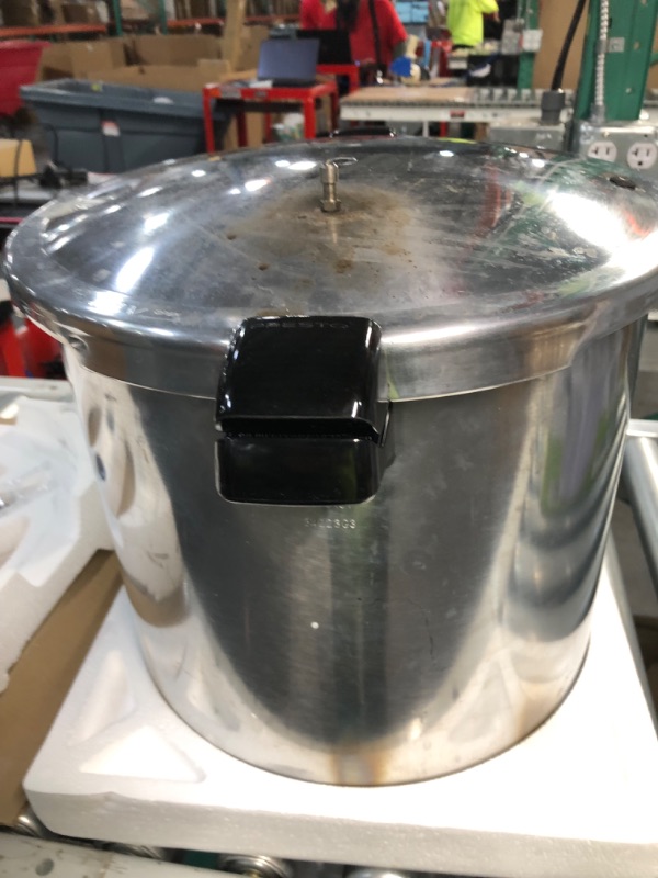 Photo 2 of **USED**Presto 01781 23-Quart Pressure Canner and Cooker