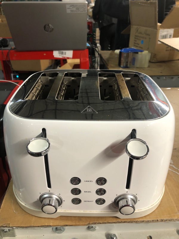 Photo 2 of -USED- Amazon Basics 4-Slot Toaster, White 
