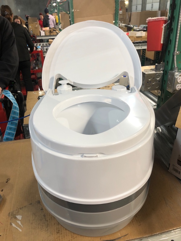 Photo 2 of -USED- Camco Premium Portable 2.6 gallon Travel Toilet