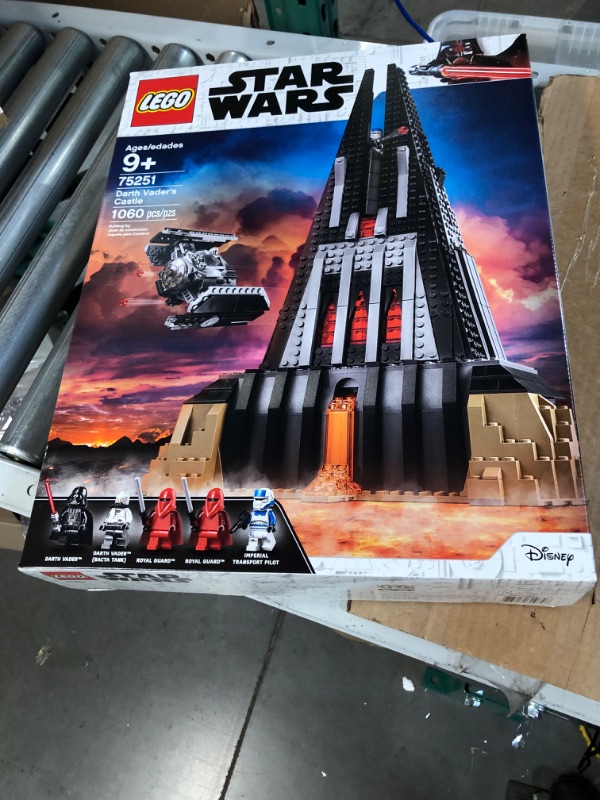 Photo 2 of *NEW* LEGO Star Wars Darth Vader's Castle 