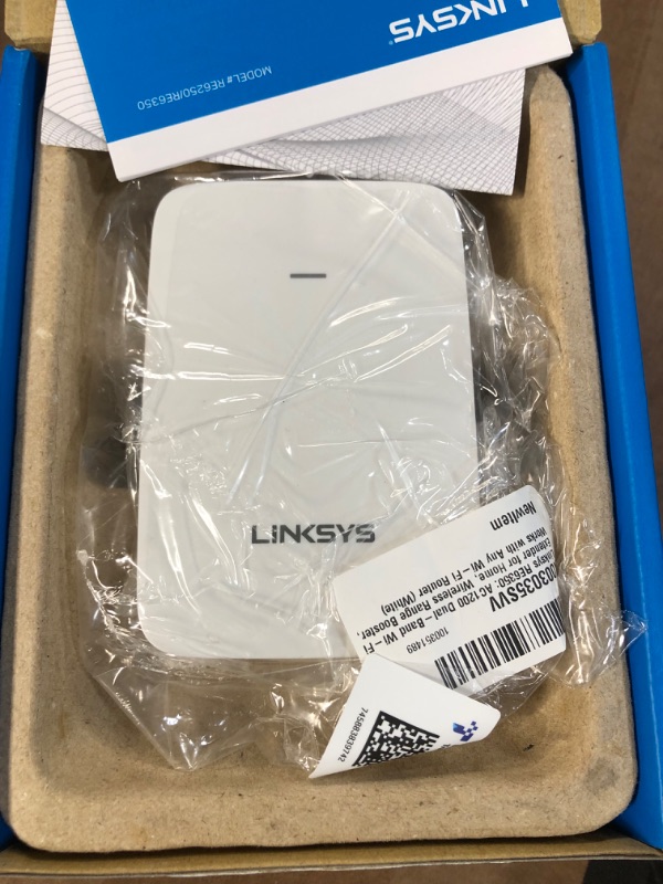 Photo 2 of Linksys WiFi Extender, WiFi 5 Range Booster, Dual-Band Booster, Repeater, 6,500 Sq. ft Coverage, Speeds up to (AC1200) 1.2Gbps - RE6350 RE6350 - 1,000 Sq. FT - 1200 Mbps