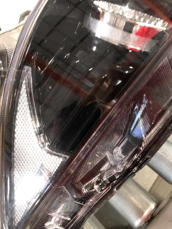 Photo 3 of *SEE NOTES* *DAMAGED* UQZ LED Headlight for 10th Gen Honda Civic 2016-2021  (ONLY 1 LIGHT) 