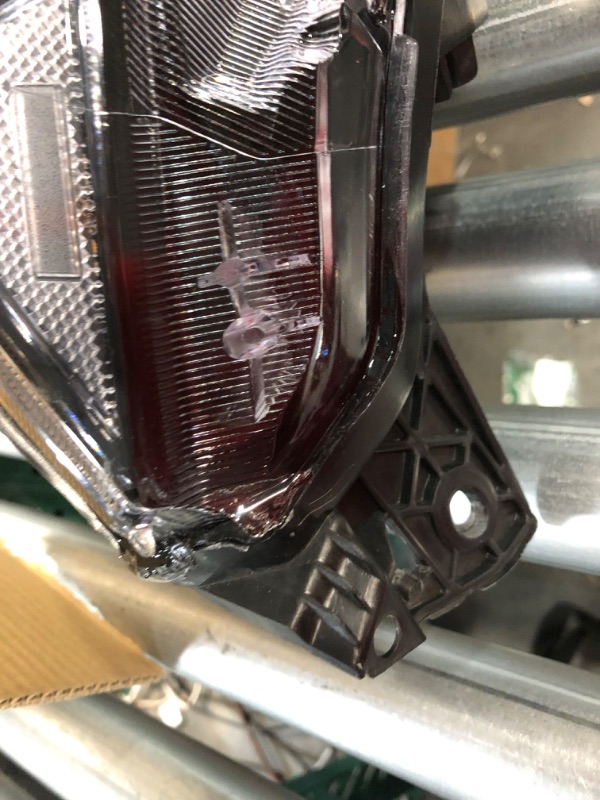 Photo 2 of *SEE NOTES* *DAMAGED* UQZ LED Headlight for 10th Gen Honda Civic 2016-2021  (ONLY 1 LIGHT) 