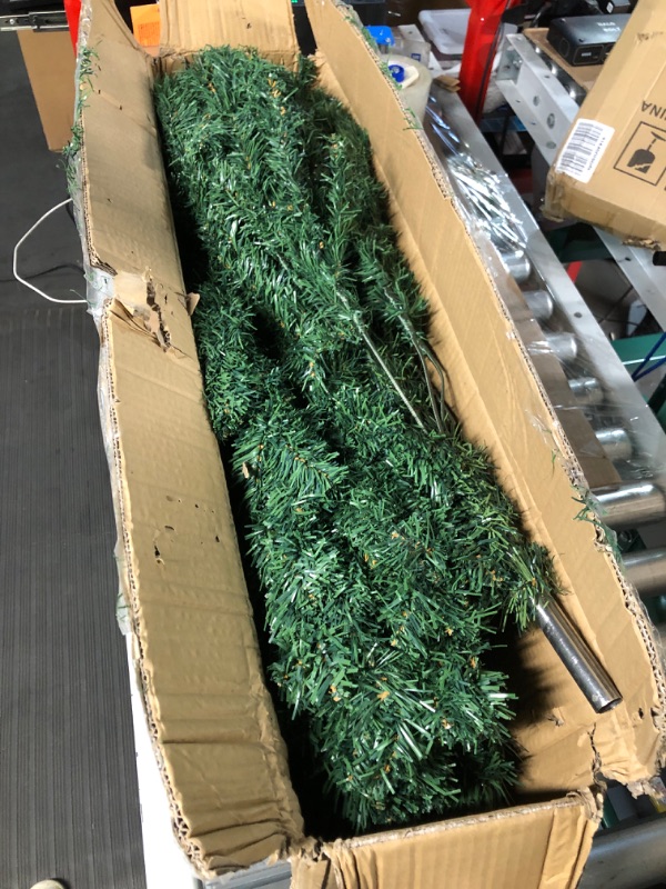 Photo 3 of (READ NOTES) Sunnyglade 6 FT Premium Artificial Christmas Tree 1000 Tips Full 