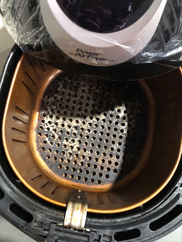 Photo 3 of **HAS RUST ON THE INSIDE**
Power Air Fryer XL 5.3 Quart