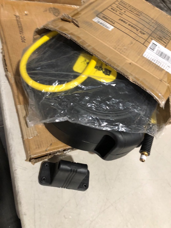 Photo 3 of **USED**
WYNNsky Automatic Retractable Enclosed Air Compressor Hose Reel with 3/8 inch x 50 ft Hybrid Air Hose 180° Swivel Bracket, 300PSI