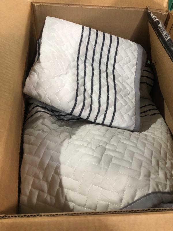 Photo 3 of **SEE NOTES**
FlySheep Grey Boho Quilt Set King Size, 3 Pcs Gray Black and Navy Striped Bedspread, (104"x90" )-1 Quilt