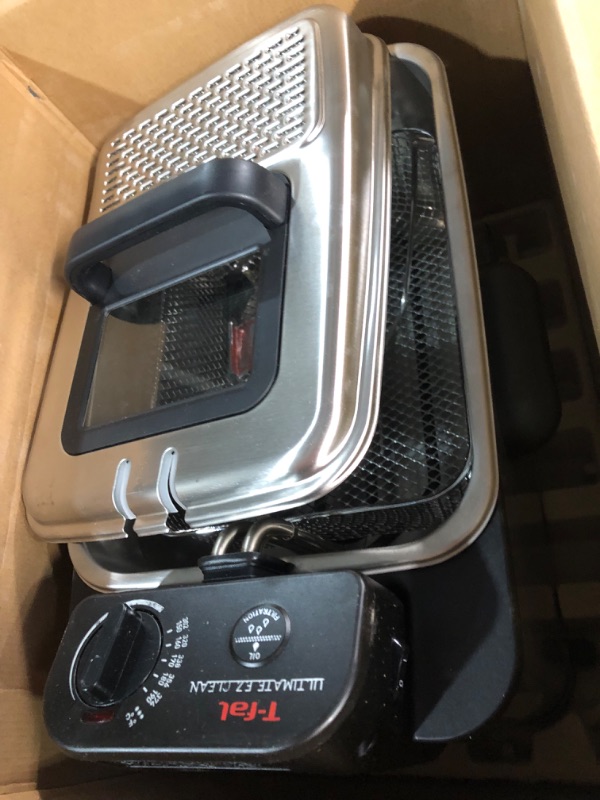 Photo 4 of *USED* T-Fal Ultimate EZ Clean Stainless Steel Deep Fryer with Basket 3.5 Liter Oil and 2.6 Pound Food Capacity 1700 Watts 
