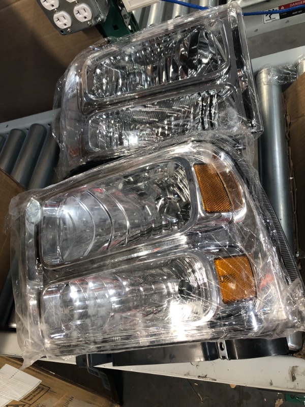 Photo 2 of AUTOSAVER88 Headlight Assembly Compatible with 05 06 07 Ford F250 F350 F450 F550 Super Duty/05 Ford Excursion Headlight Assembly OE Projector Headlamp Chrome Housing Clear Lens OE - Chrome/Amber/Clear