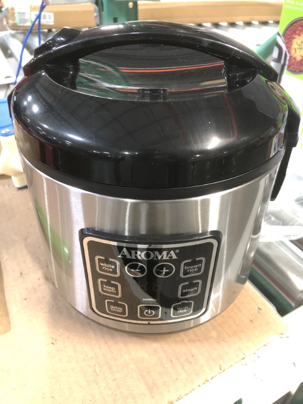 Photo 4 of Aroma Housewares ARC-914SBD Digital Cool-Touch Rice Grain Cooker 