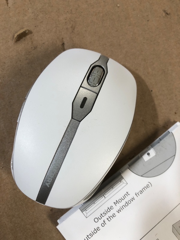 Photo 2 of Logitech Signature M650 Wireless Mouse 