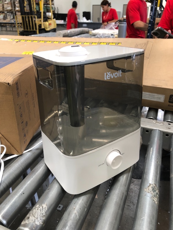Photo 2 of *** LEAKS *** DAMAGED ***
Levoit Top Fill Humidifier Classic 300 6L for Large Rooms Cool Mist Ultrasonic Vaporizer for Plants Baby Cough with Essential Oil Tray Gray
