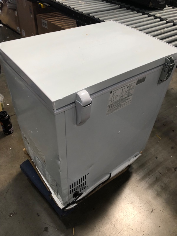 Photo 5 of ***PARTS ONLY*** 
Rca, 5.1 Cu. Ft. Chest Freezer, White
