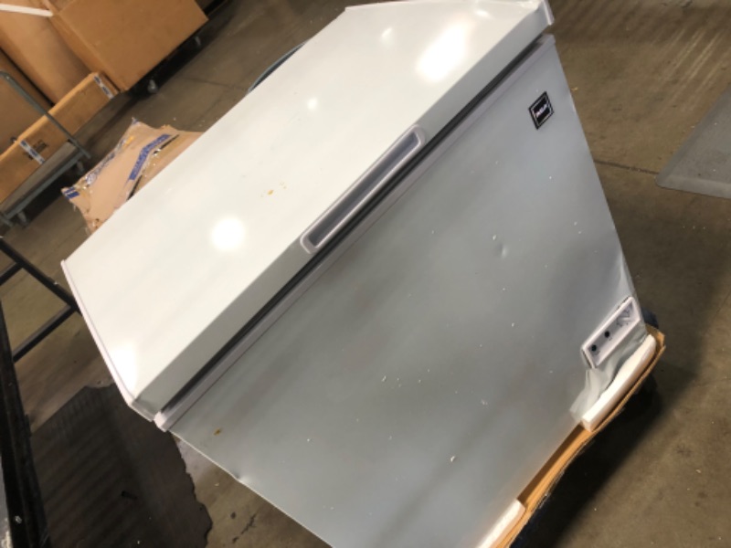 Photo 8 of ***PARTS ONLY*** 
Rca, 5.1 Cu. Ft. Chest Freezer, White
