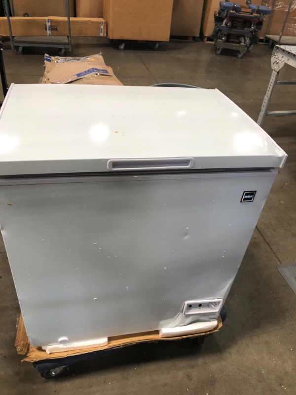Photo 7 of ***PARTS ONLY*** 
Rca, 5.1 Cu. Ft. Chest Freezer, White
