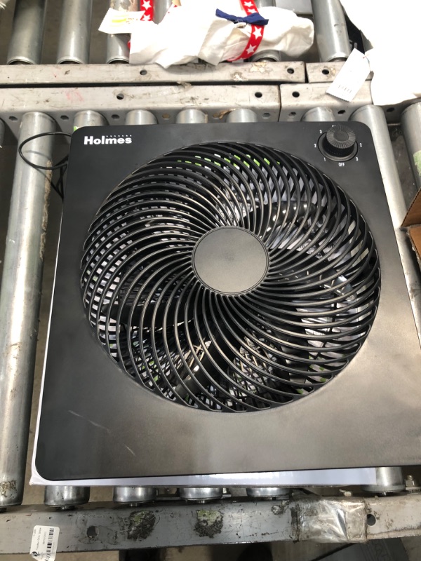 Photo 2 of Holmes 10 Variable Speed Portable Battery Fan
