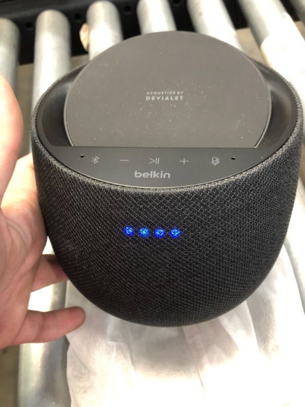 Photo 2 of Belkin SoundForm Elite Hi-Fi Smart Speaker + Wireless Charger (Alexa Voice-Controlled Bluetooth Speaker) Sound Technology by Devialet (Black)

-powers on 