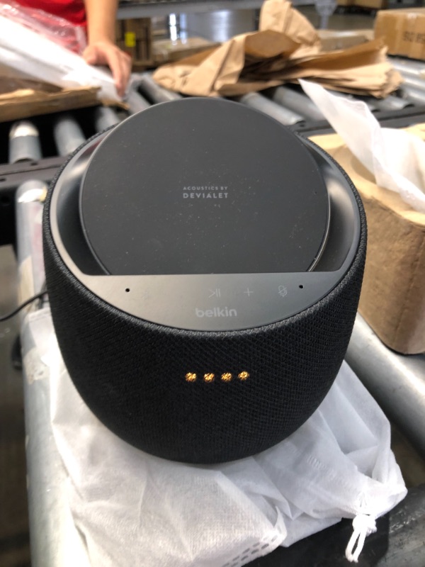 Photo 3 of Belkin SoundForm Elite Hi-Fi Smart Speaker + Wireless Charger (Alexa Voice-Controlled Bluetooth Speaker) Sound Technology by Devialet (Black)

-powers on 