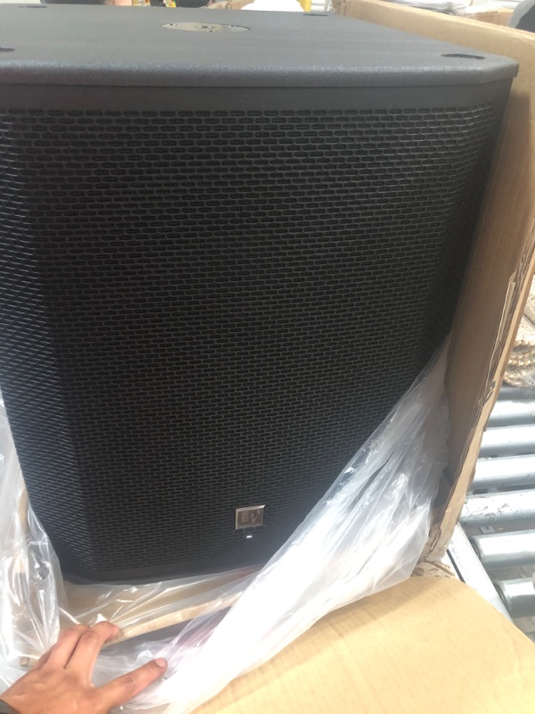 Photo 2 of Electro-Voice ELX200-18SP 18" 1200W Powered Subwoofer
