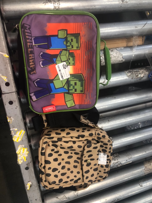 Photo 1 of 2 ITEMS
BUNDLE BAG WITH LUNCH BOX AND BAG 