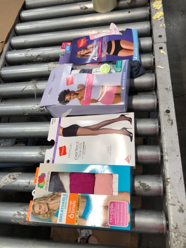 Photo 1 of 4 ITEMS
MISCELLANEOUS BAG BUNDLE WITH WOMANS UNERWEAR