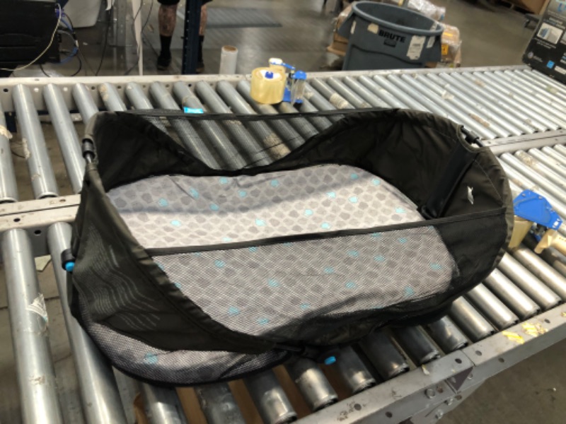 Photo 1 of **MINOR DAMAGE**
Munchkin Brica Baby Travel Pod, Grey
