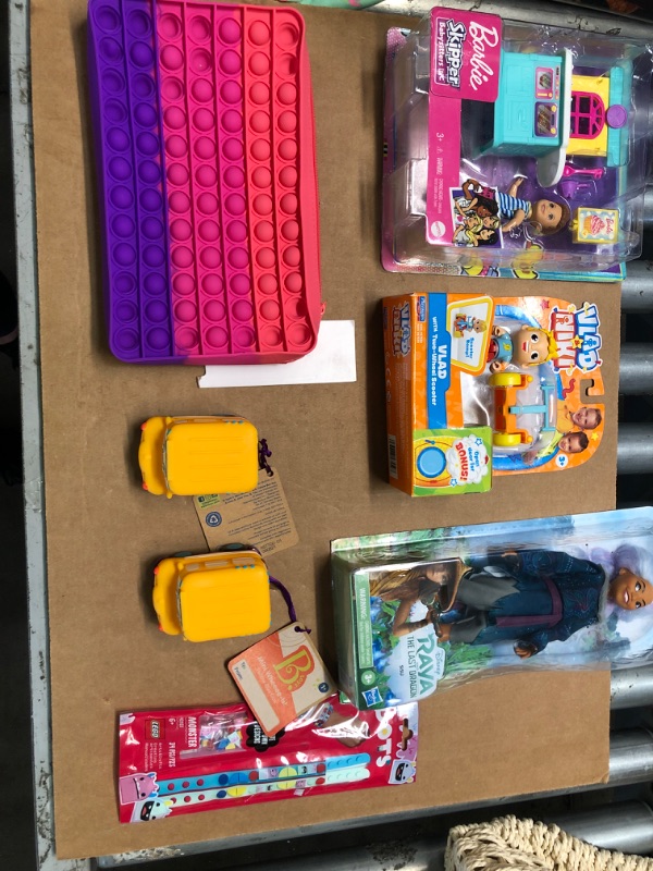 Photo 1 of 7 ITEM BUNDLE OF SMALL TOYS