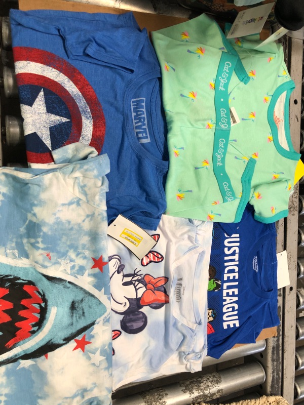 Photo 1 of 5 ITEM BUNDLE OF CHILDRENS CLOTHING (MIXED SIZES S/M)