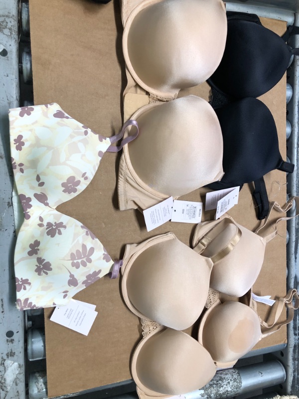 Photo 1 of 5 ITEM BUNDLE OF BRAS  MIXED SIZES ( 40D,34DD,34B,34D,32B)