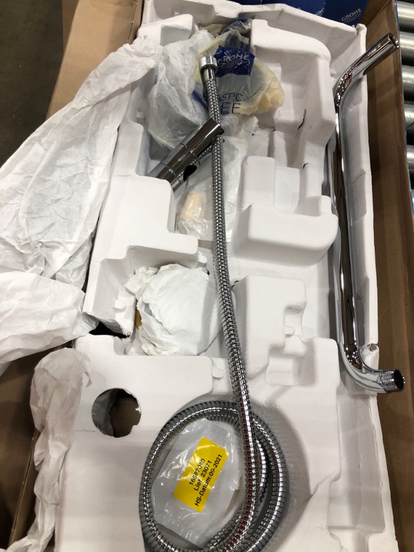 Photo 4 of **MISSING PARTS**PARTS ONLY* Grohe Retro-Fit 30 1/4" Single Handle Thermostatic Shower System with 6 Diverter Functions in StarLight Chrome, 26485000
