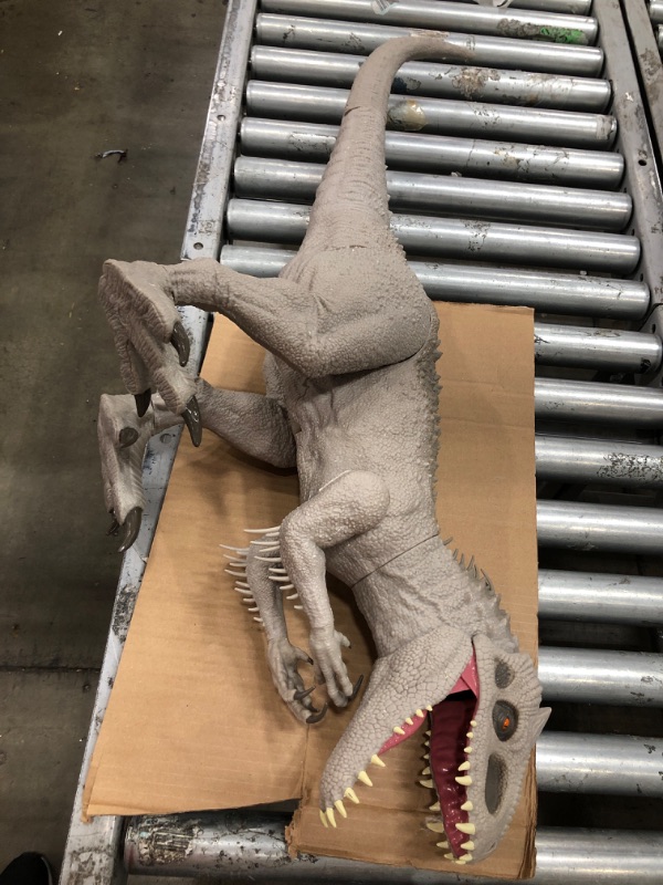 Photo 3 of **DAMAGED** Jurassic World: Camp Cretaceous Super Colossal Indominus Rex
