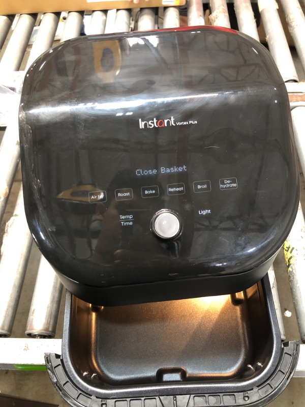 Photo 3 of Instant Vortex Plus 6 qt. Black Air Fryer with ClearCook