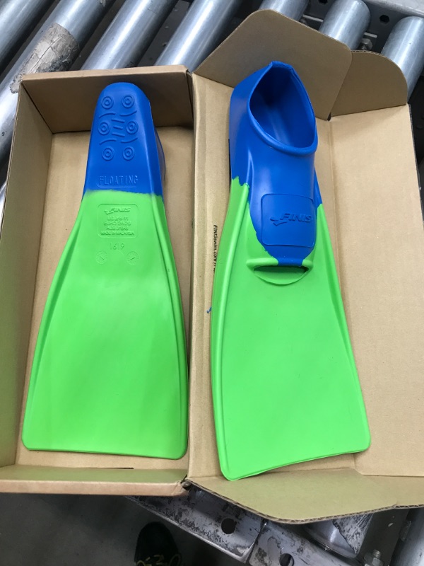 Photo 2 of FINIS Long Floating Fins for Swimming and Snorkeling – Check Size Chart for Correct Sizing
JR8-11