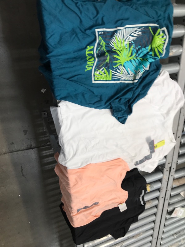 Photo 1 of BUNDLE OF WOMENS
/ MENS SHIRTS, SIZES IN COMMENTS.