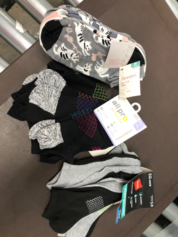 Photo 1 of 3 PCS BUNDLE
Women's Playful Cats 6pk Low Cut Socks - Xhilaration™ Gray/White 4-10
SIZE 4-10
Powersox Women's Cushioned 6pk No Show Tab Athletic Socks
SIZE 4-10
Hanes Performance Women's Lightweight 6+2 Bonus Pack No Show Athletic Socks - 5-9
