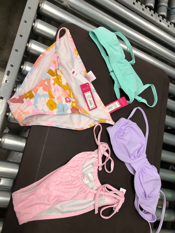 Photo 1 of 4 PCS BUNDLE
Light Purple Xhiliration Bikini Top
SIZE L
Maybelline the Falsies Push up Angel Washable Mascara Blackest Black
SIZE L
Juniors' Shirred Pink White Dot Bikini Bottom
SIZE L
Juniors' Bralette Bikini Top - Xhilaration™ Mint Neon
SIZE XS