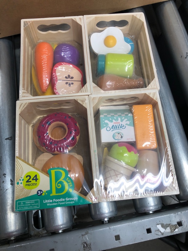 Photo 2 of B. toys - Wooden Play Food - Little Foodie Groups

