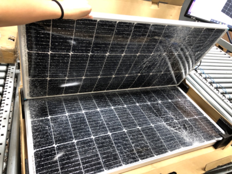 Photo 4 of ****DAMAGED****Shattered glass***
Renogy 2PCS Solar Panels 100 Watt 12 Volt, High-Efficiency Monocrystalline PV Module Power Charger for RV Marine Rooftop Farm Battery and Other Off-Grid Applications, 2-Pack 100W
