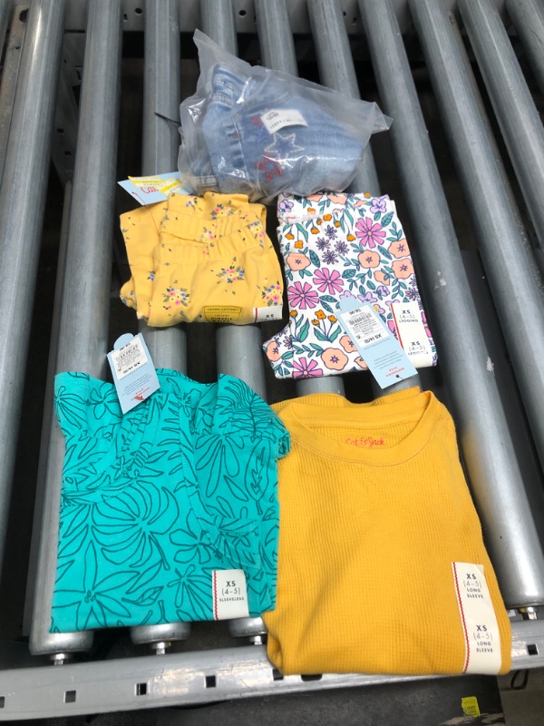 Photo 1 of 5-Pack Bundle of Assorted Girl's Clothing
(Size: XS)