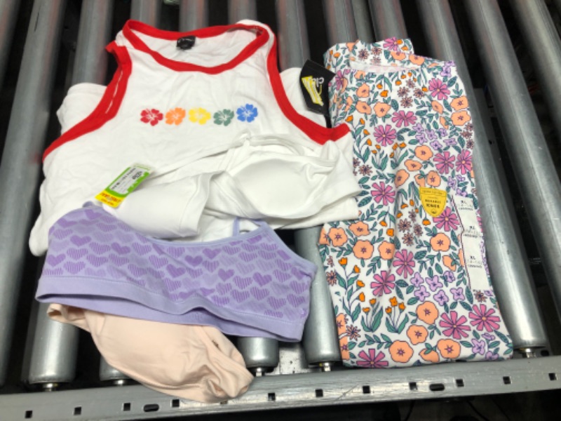 Photo 1 of 3-Pack Bundle of Assorted Girl's Clothing
(Size: XL)