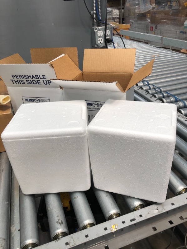 Photo 2 of Polar Tech 205C Thermo Chill Insulated Carton with Foam Shipper, Small, 6" Length x 5" Width x 6-1/2" Depth (Case of 2)