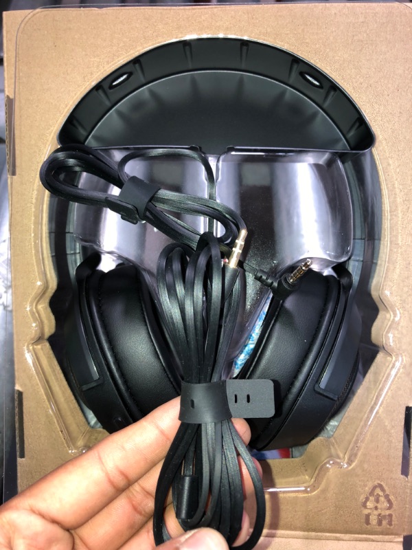 Photo 2 of  Razer Kraken X Ultralight Gaming Headset: 7.1 Surround Sound - Lightweight Aluminum Frame - Bendable Cardioid Microphone - PC, PS4, PS5, Switch, Xbox One, Xbox Series X & S, Mobile - Black
