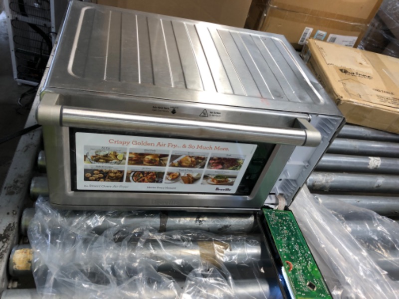 Photo 2 of **damaged// tested- powers on
Breville BOV860BSS Smart Oven Air Fryer, Countertop Convection Oven, Brushed Stainless Steel
