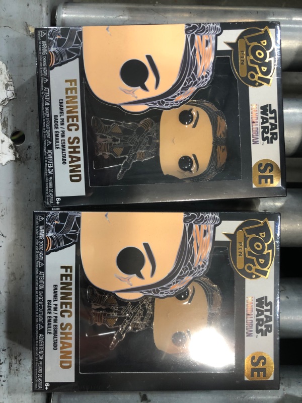 Photo 2 of 2 pk Funko Pop! Pin: Star Wars Mandalorian FENNEC SHAND SE SG
